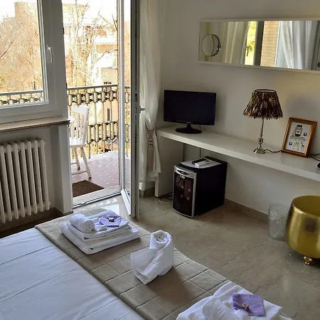 Romantic Nest In Rome